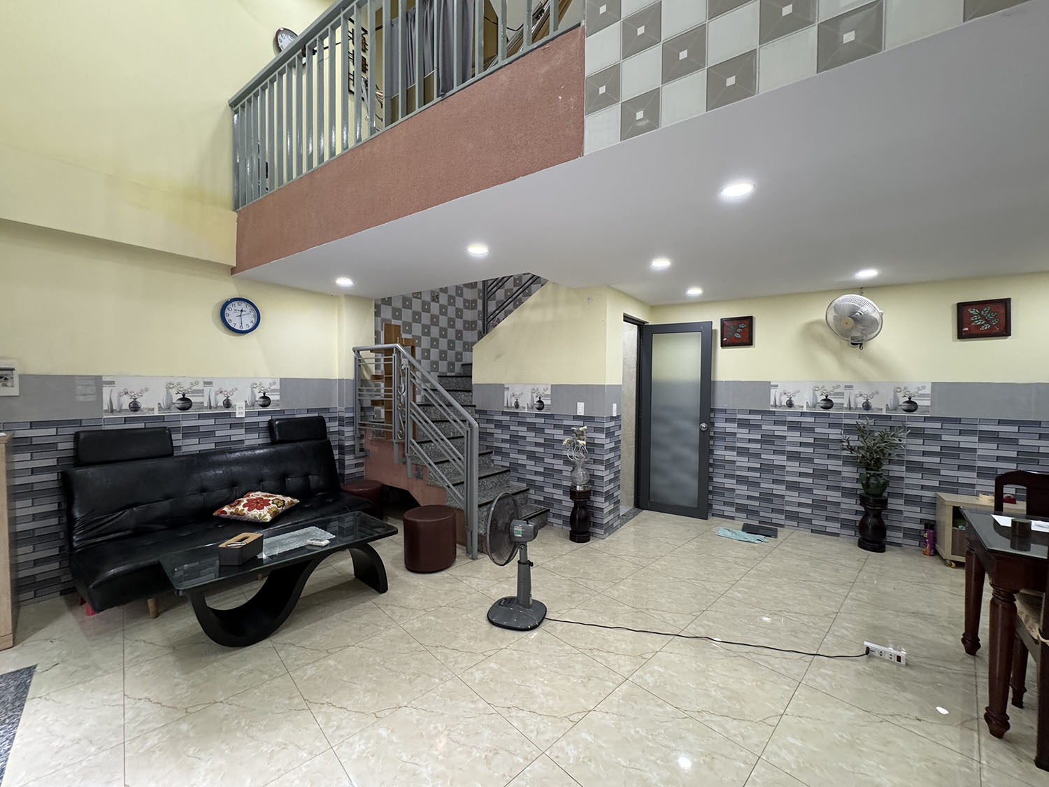 Nhà phố 3 lầu, góc 2 mặt tiền hêm 6m khu cao cấp Hồ Biểu Chánh, hẻm thông ra HVBánh, LVSỹ, Q.PNhuận